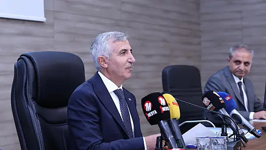 Kahramanmaraş'ta Yeniden İnşa Süreci Hız Kesmiyor: Valilik Açıkladı, Öncelik Su ve Kalıcı Konutlar!