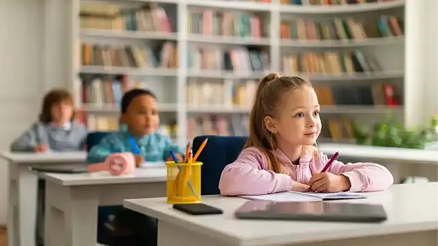 2025-2026 Eğitim Yılında Okul Kıyafet Kuralları: Forma ve Ayakkabı Zorunluluğu Ne Durumda?