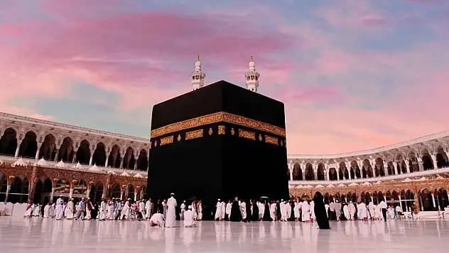 Kutsal Topraklara Yolculuk Heyecanı: 2026 Hac Kura Çekimi Ne Zaman Yapılacak?