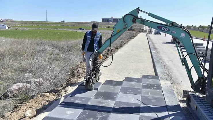 Ankara Büyükşehir Belediyesi, Kaldırım ve Bariyer Çalışmalarına Hız Verdi